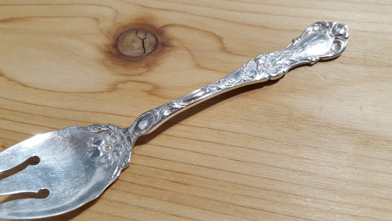 Set of 6 Antique Collectible 1835 R WALLACE 1902 FLORAL Ice Cream Fork 5 12 Mono B