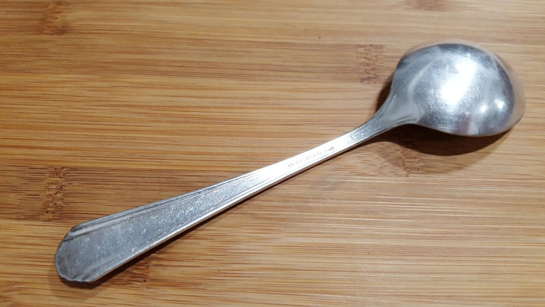 7 Gumbo Vintage Wm A Rogers 1931 PARIS Round Bowl Soup Spoon