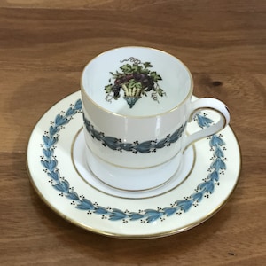 Vintage WEDGWOOD Bone China 1957 APPLEDORE Demitasse/Flat Cup & Saucer Set, England