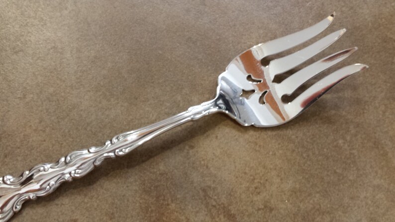 Vintage ONEIDA 1969 MODERN BAROQUE BuffetCold Meat Serving Fork 8 58