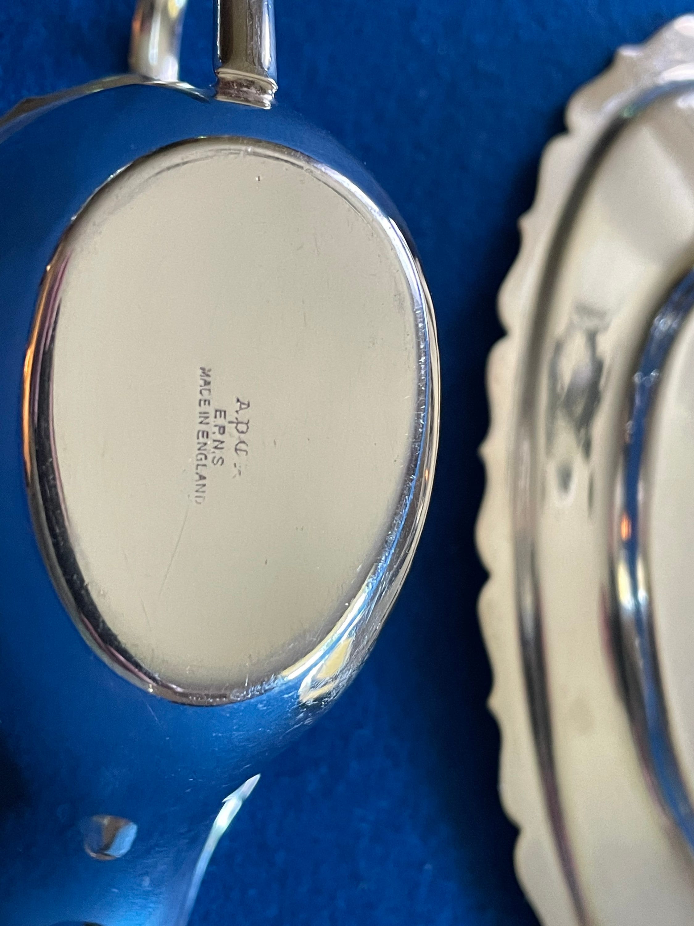 Gorgeous Antique JOHN BIGGIN 1911 APEX Silver Handle Gravy Boat W ...