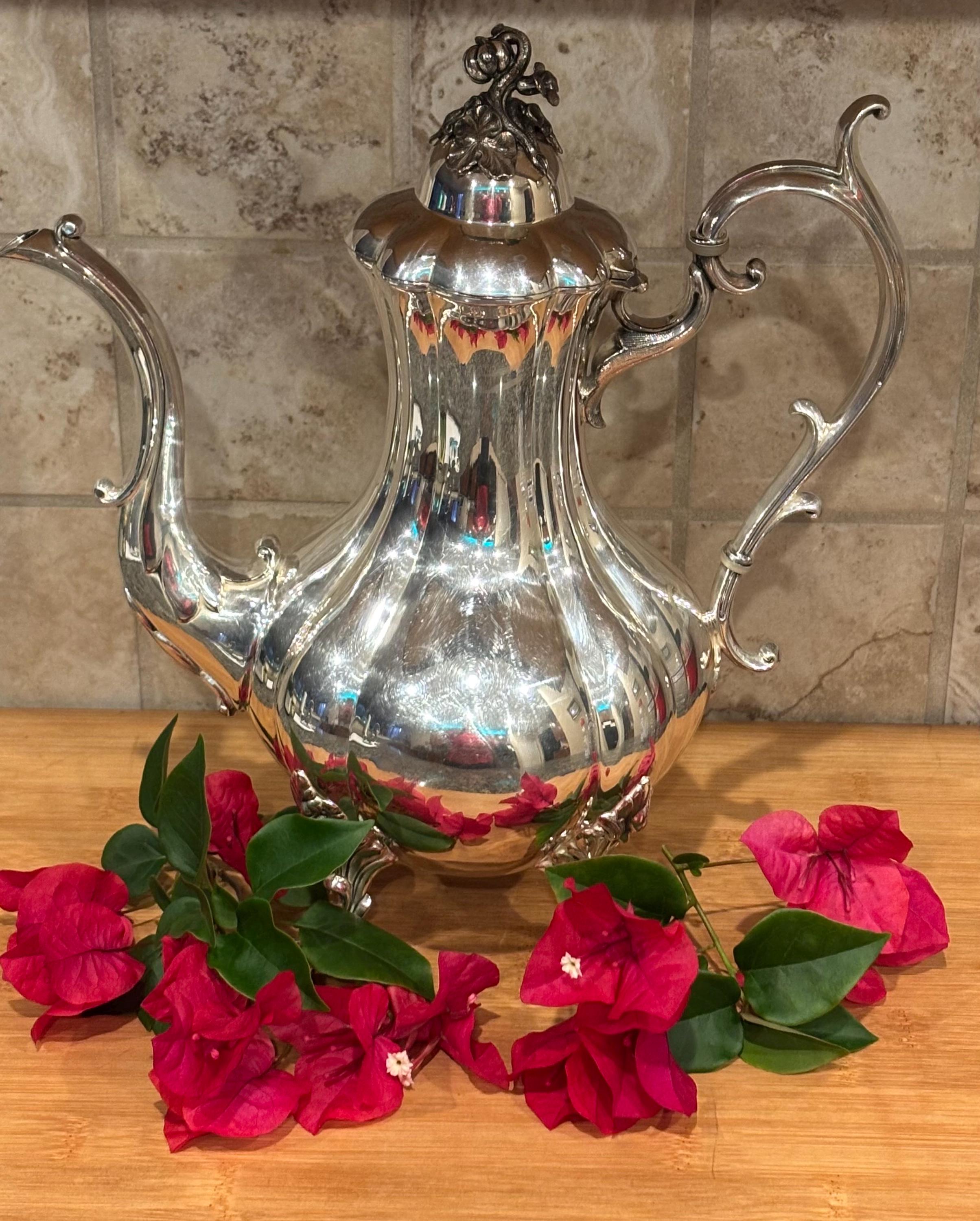 【Reed & Barton】 ティーポット Winthrop Amazing Elegant Antique Collectible REED & BARTON Silver WINTHROP