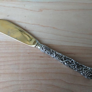 Vintage GODINGER Silver GRAPEVINE Repousse Flat Handle Butter Spreader 5 1/4", Set of 6