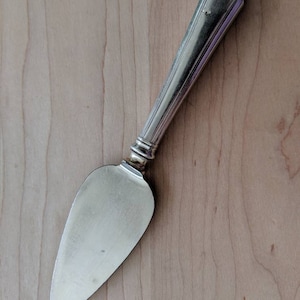 Antique DURGIN Sterling 1910 FAIRFAX Solid Petite Party/Cheese Server 6 1/2", Mono B