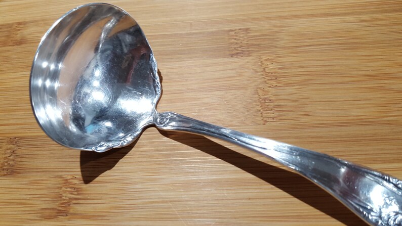 Antique ONEIDA Silver 1904 FLOWER De LUCE Solid GravySauceCream Ladle 6 12