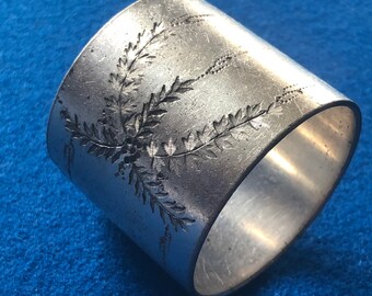 Antique Gorgeous Victorian Silver Plate Round FLORAL Etched Napkin Ring/Holder 1 3/4", Mono E M