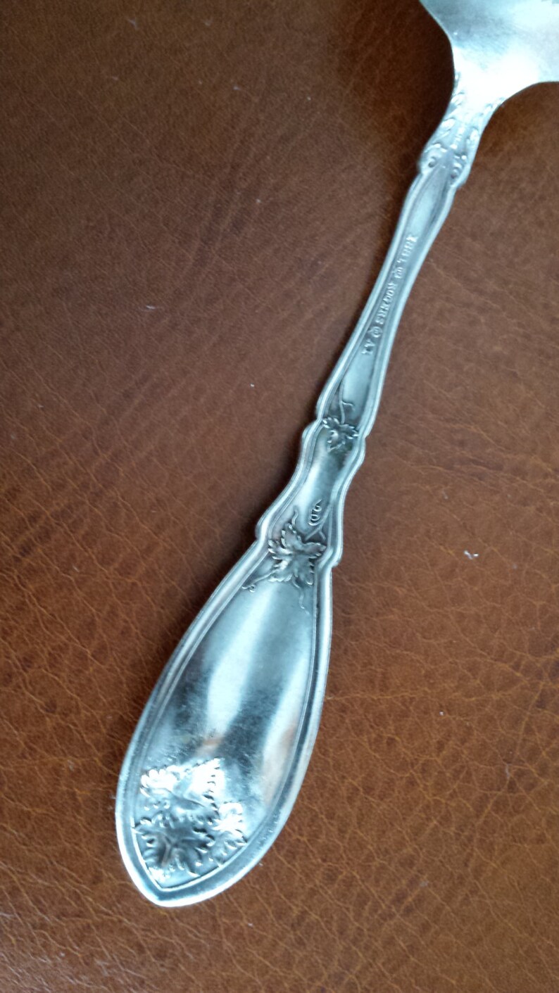 Antique Collectible 1881 ROGERS 1908 LA VIGNE Serving Tablespoon 7 78