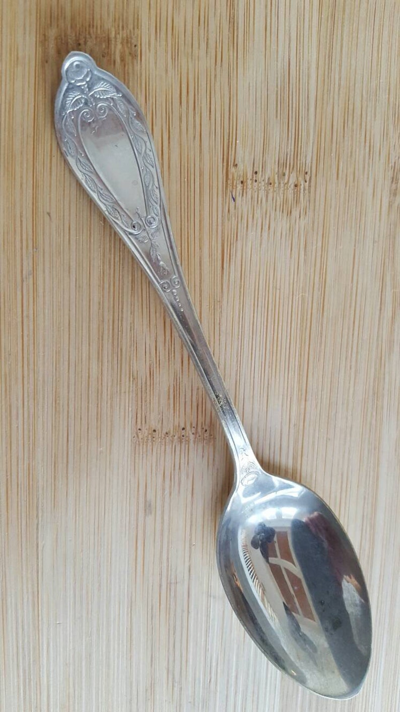 Antique UNION Silver Floral Wreath Teaspoon 6