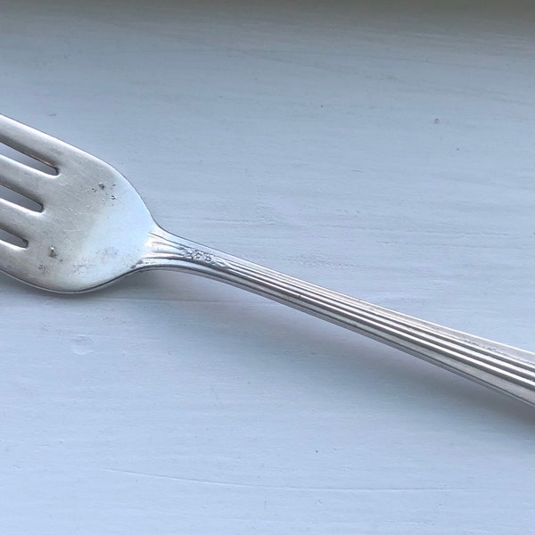 Vintage Rogers Bros 1937 GARLAND/RAPTURE Dessert/Salad Fork 6"