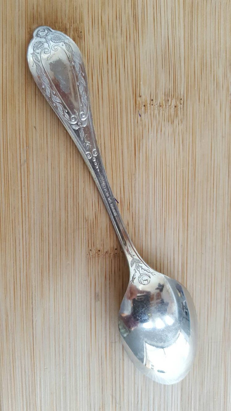 Antique UNION Silver Floral Wreath Teaspoon 6