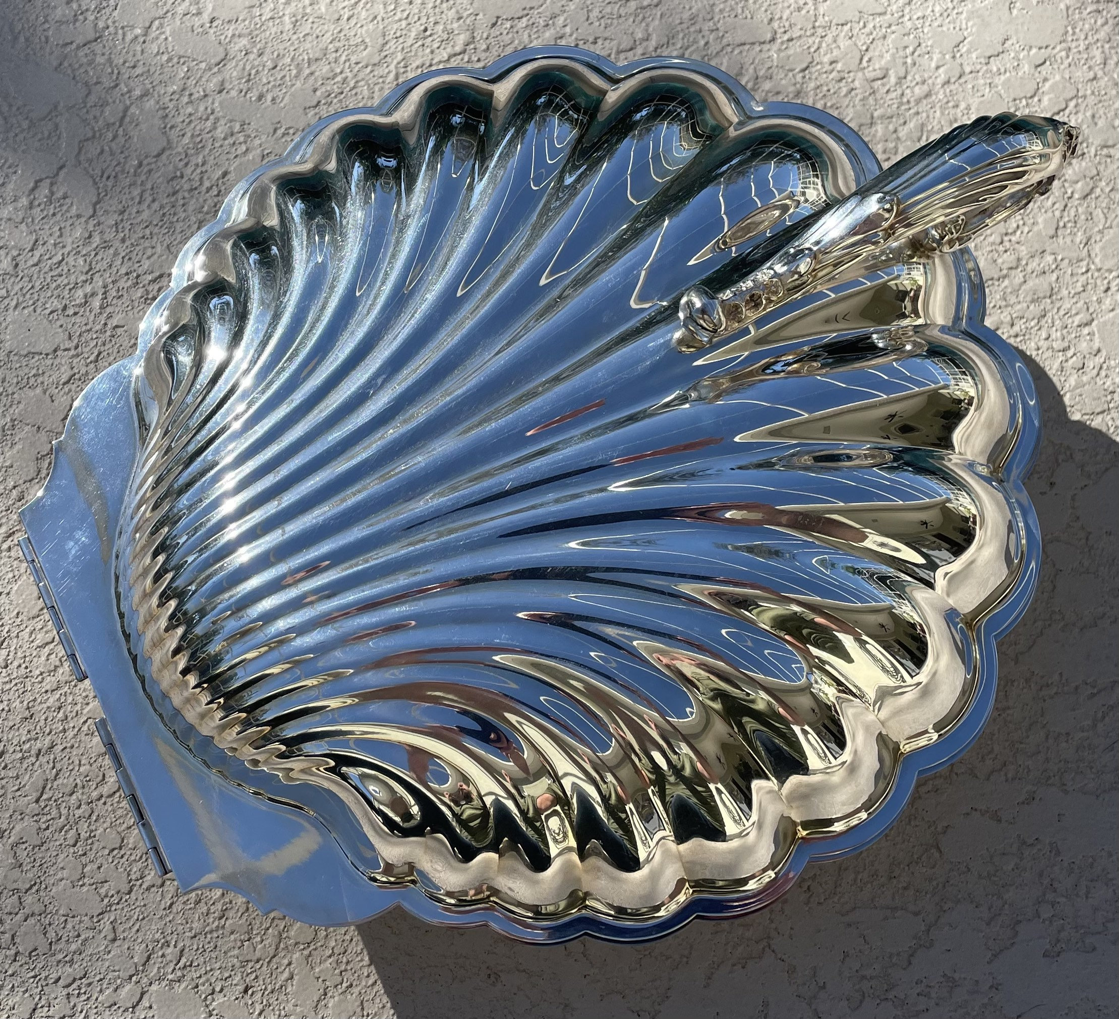 Antique GORGEOUS Collectible LARGE Silver Plate Clam Shell Shaped