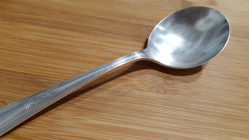 7 Gumbo Vintage Wm A Rogers 1931 PARIS Round Bowl Soup Spoon
