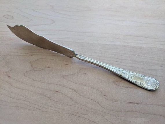Antique New Haven Silver 1899 KINGS Twisted Handle Master