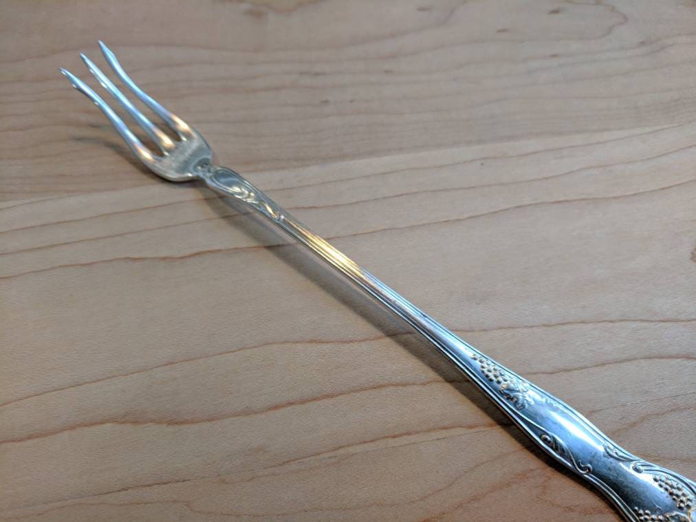 Antique WALLACE 1910 GRAPE Long Handle Olive/Pickle Fork 7 Etsy