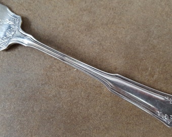 Antique 1835 R WALLACE 1910 LAUREL Buffet/Cold Meat Serving Fork 8 1/2"