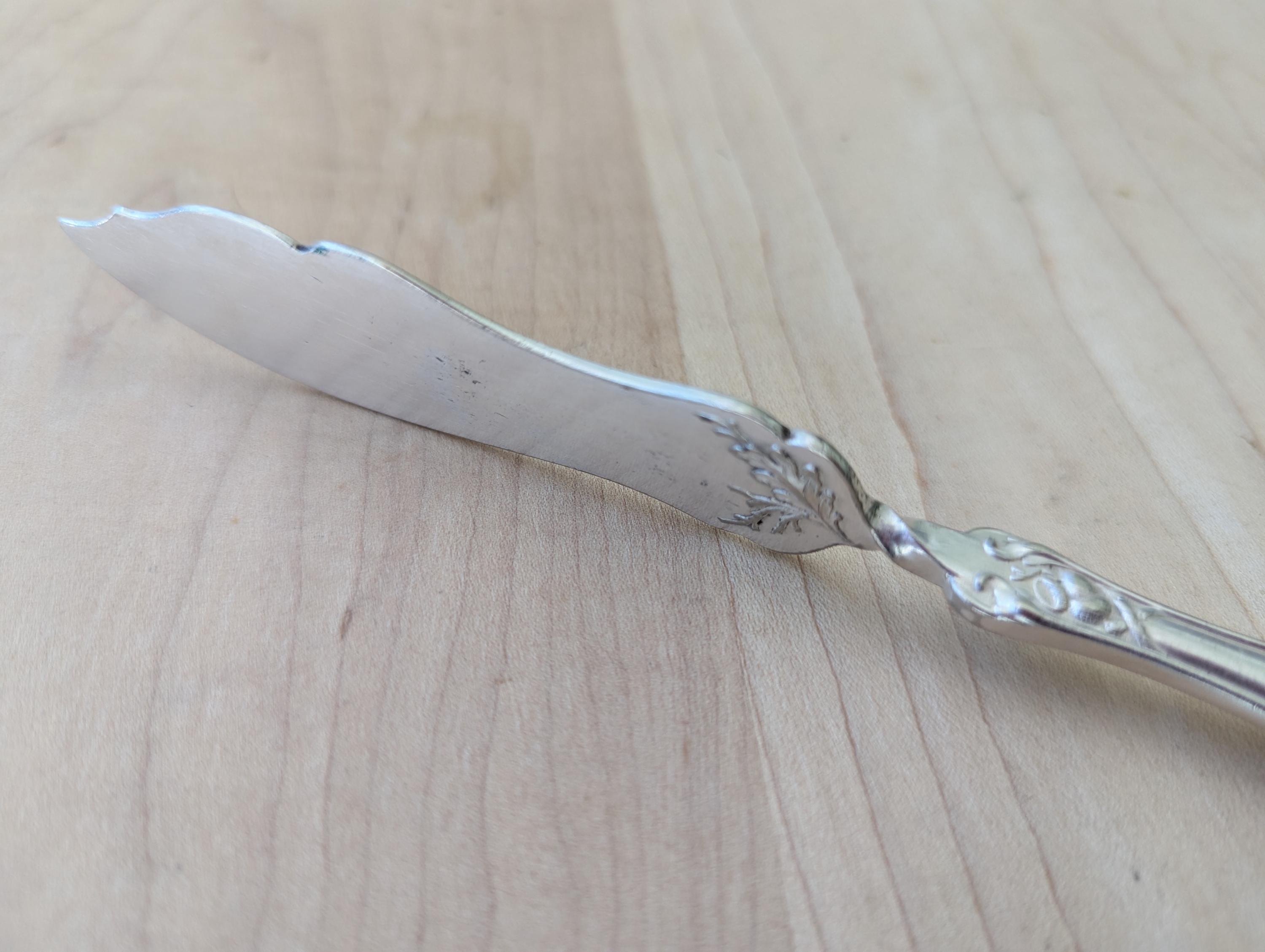 純銀・手鍛造バターナイフ（Silver 1000）新品未使用 英国アンティーク銀器【純銀】1850年 白蝶貝のバターナイフ George