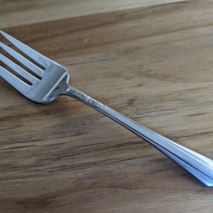 Antique STRATFORD Silver 1939 STARLIGHT/CLARIDGE Buffet/Cold Meat Serving Fork 8 5/8&quot;