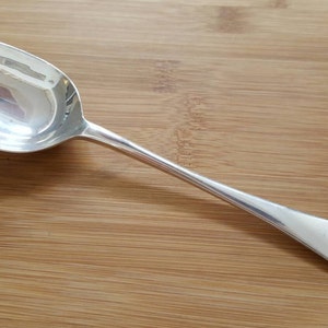 Vintage KIRK Stieff Sterling 1970 WILLIAMSBURG SHELL Serving Tablespoon 8 1/4&quot;, Set of 2