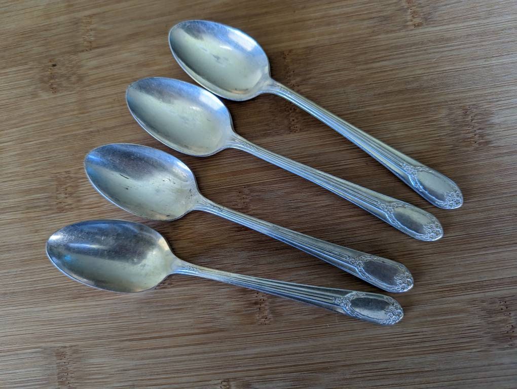 Vintage Rogers Bros 1937 GARLAND/RAPTURE Teaspoon 6 1/8