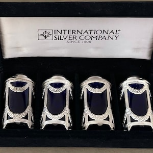Amazing Gorgeous Elegant Vintage INTERNATIONAL SILVER Silver Plate Salt & Pepper Shakers w/Blue Cobalt Glass Liners In Original Box,Set of 2