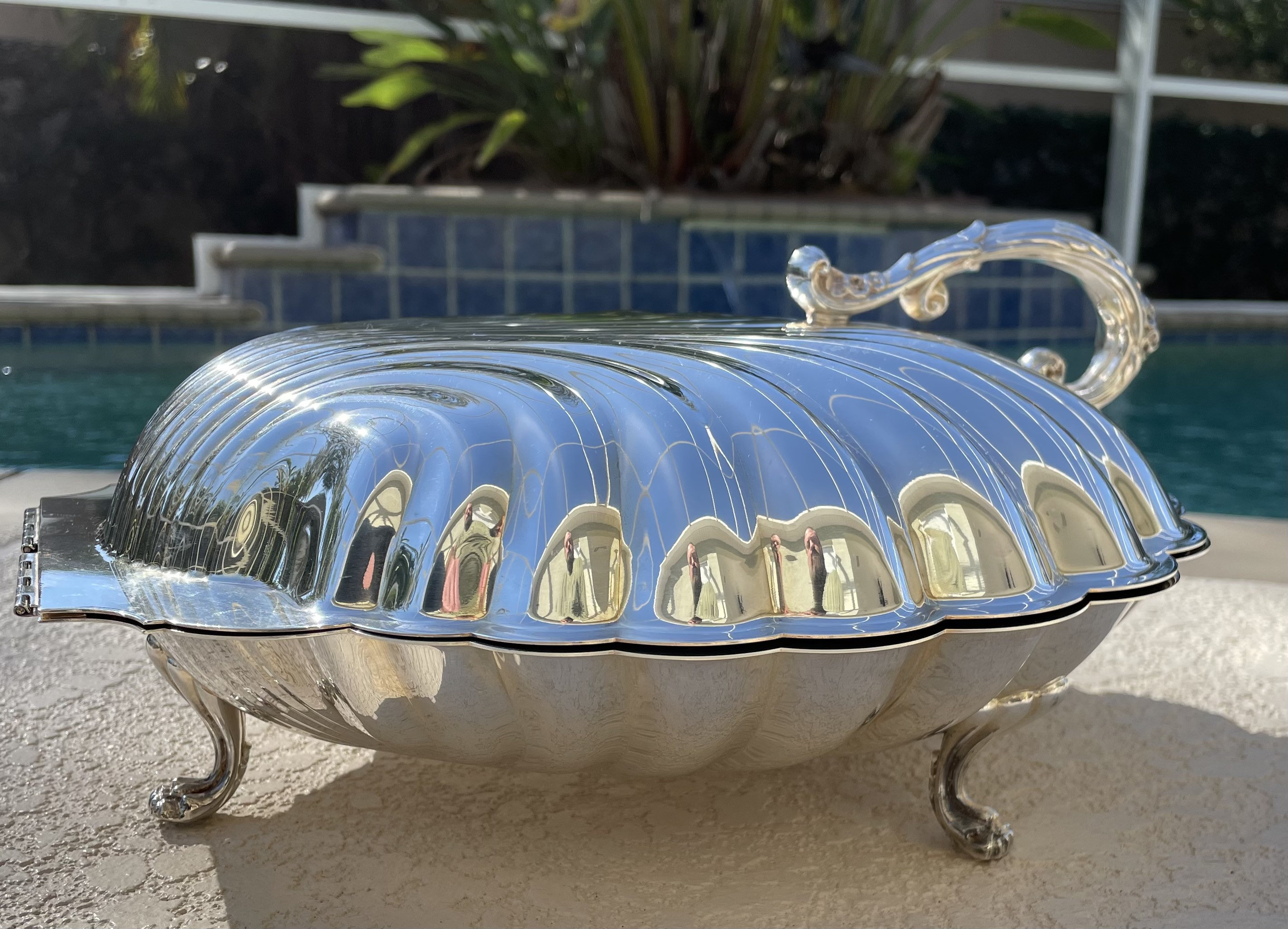 Antique GORGEOUS Collectible LARGE Silver Plate Clam Shell Shaped