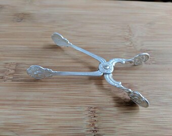 Antique Nils Johan Silver Plate FLOWERS & Scrolls Claw Sugar Serving Tongs 4"