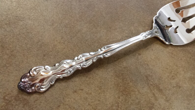 Vintage ONEIDA 1969 MODERN BAROQUE BuffetCold Meat Serving Fork 8 58