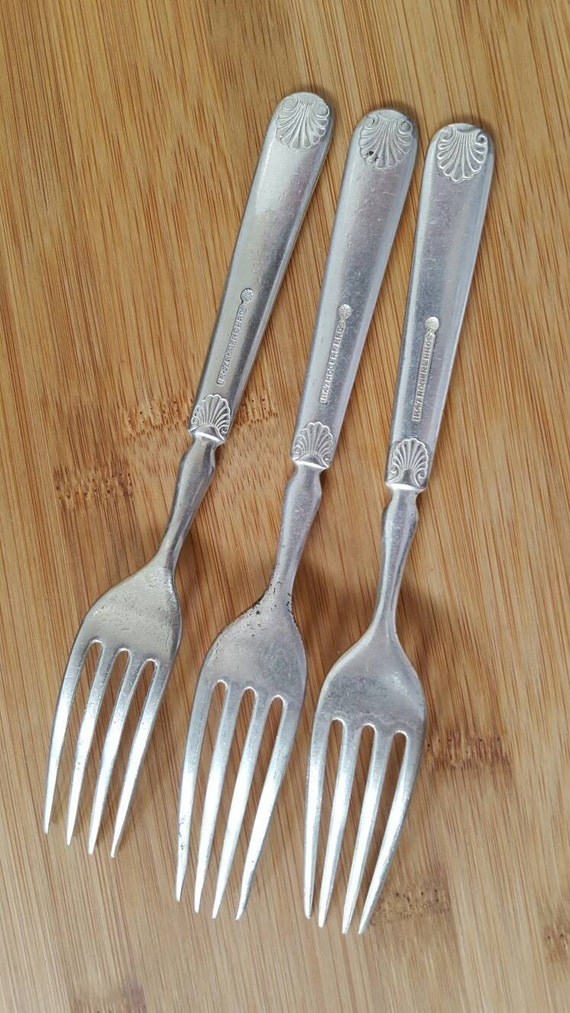 イタリアンのフォーク Antique 1847 ROGERS Bros 1860 SHELL Indented Dinner Fork 7 1