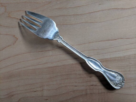 Antique SIMMONS HALL 1906 THISTLE Dessert/salad Fork 6 1/4