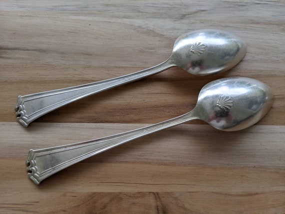 Vintage 1847 Rogers Bros I S set of 12 Tablespoons Silverplate