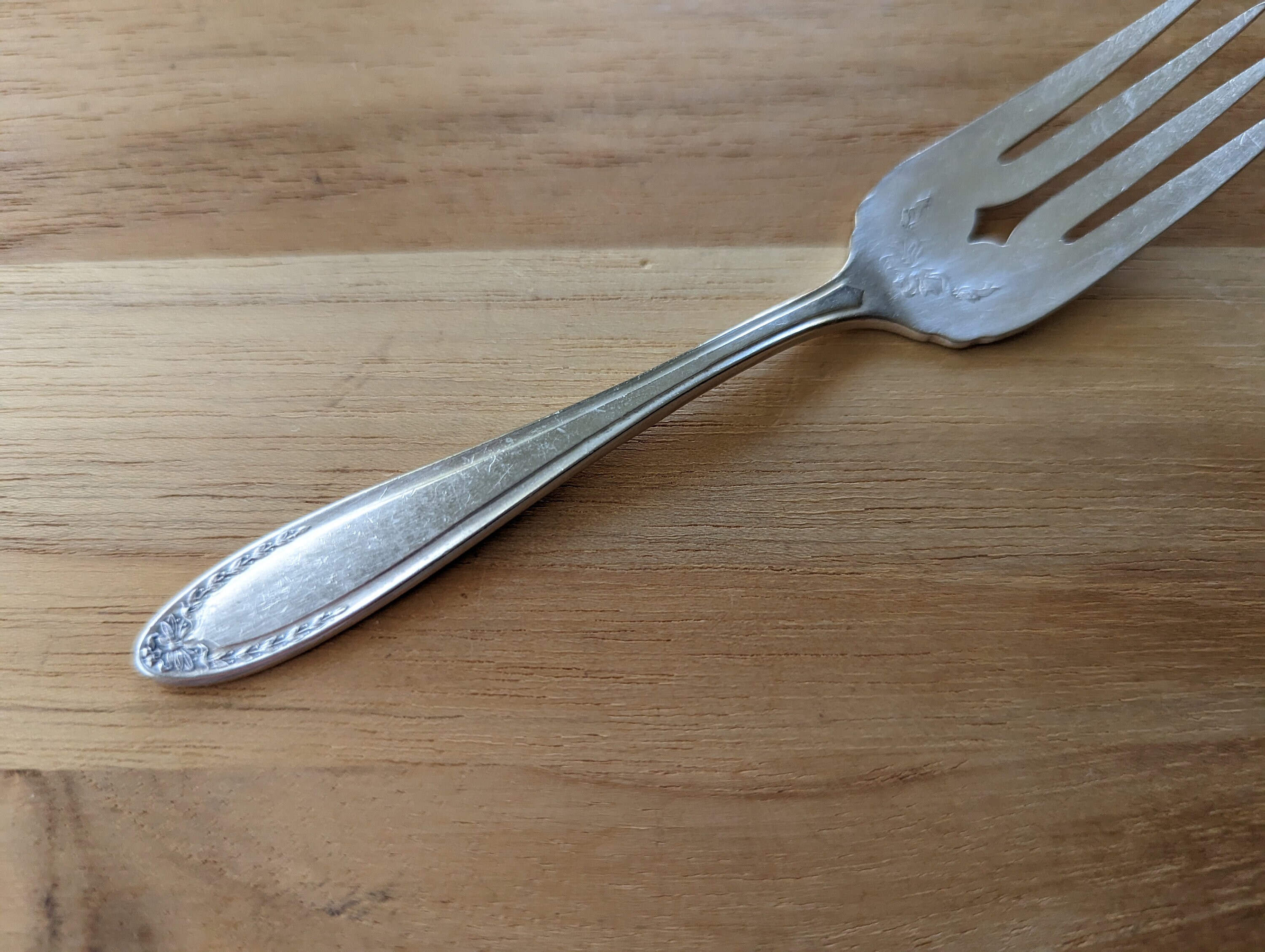 Antique Oneida Par Plate 1915 BRIDAL WREATH Baby Fork 4 7/8