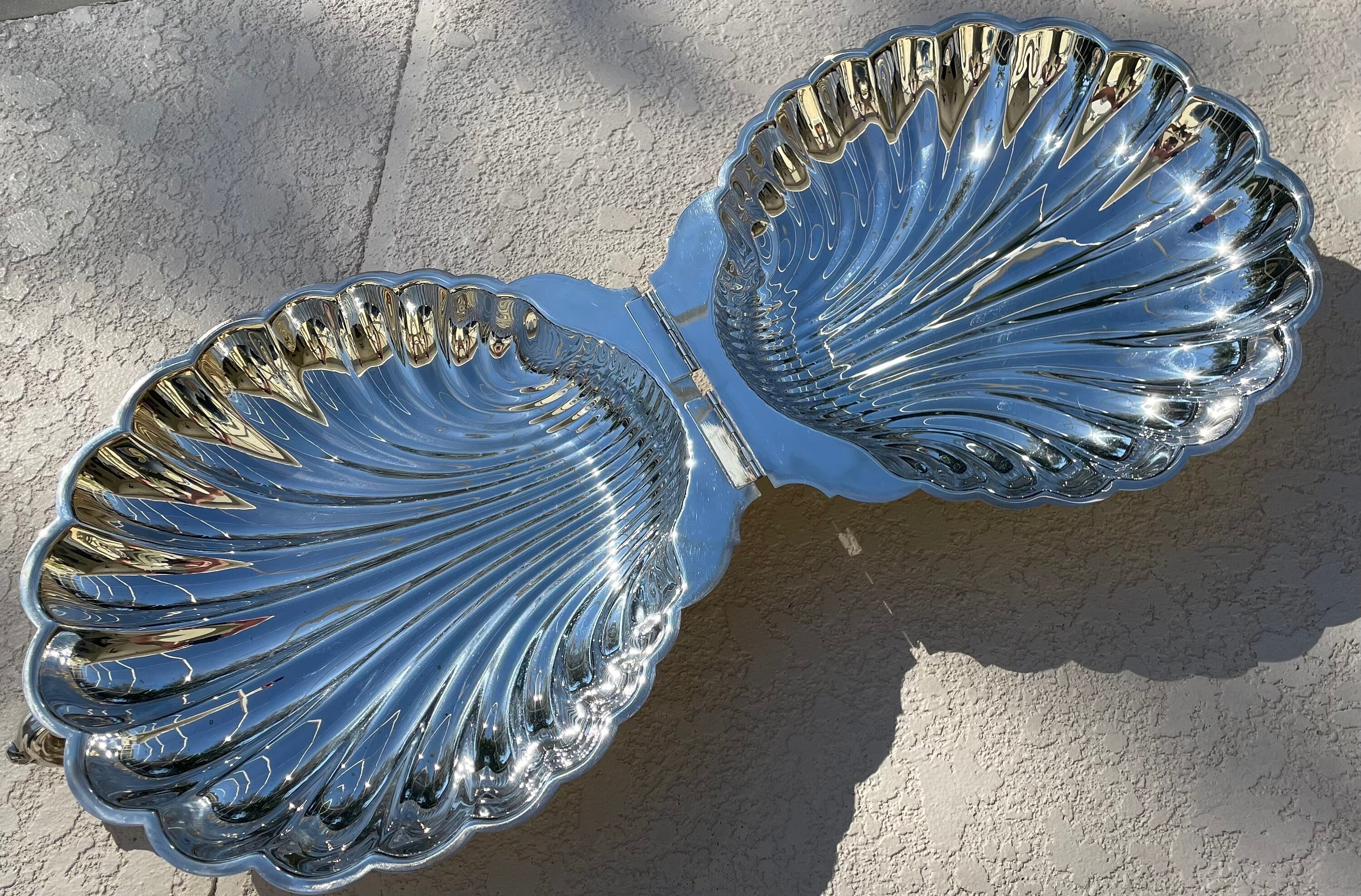 Antique GORGEOUS Collectible LARGE Silver Plate Clam Shell Shaped