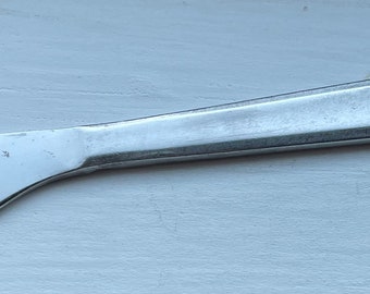 Vintage Collectible NORTHWEST AIRLINES In Flight Dinner Knife w Serrated Blade 6 3/8"