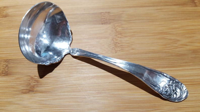 Antique ONEIDA Silver 1904 FLOWER De LUCE Solid GravySauceCream Ladle 6 12
