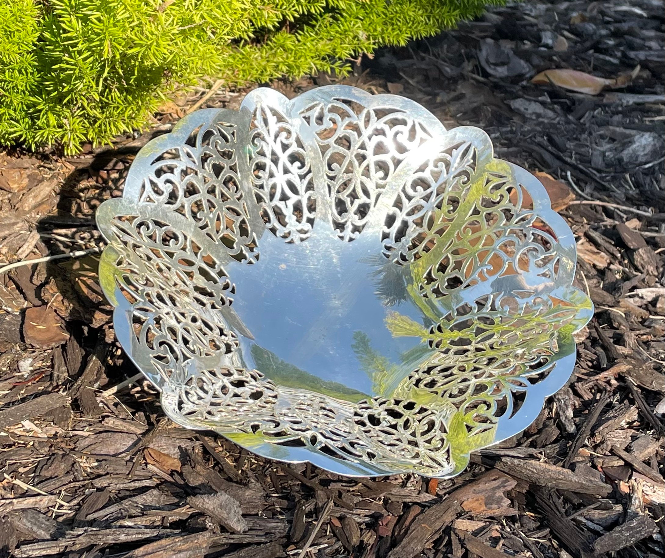 GORGEOUS Vintage INTERNATIONAL Silver Co LOVELACE Pierced Footed Bon Bon Bowl 7 1/2"