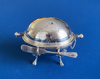 Beautiful Antique MERIDEN Silver Plate 1867 Lion Footed Floral Etched Covered Roll Top Butter/Caviar Dish w Knife, Mono CMC