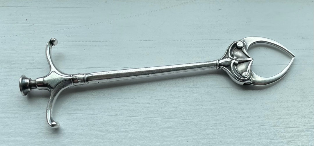 Extremely Rare VICTORIAN Silver Plate Mechanical/spring Loaded Olive