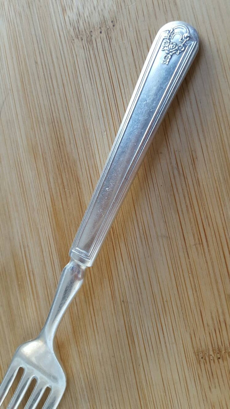 Antique Collectible Wm Rogers 1922 HOMESTEAD Solid Indented Dinner Fork 7 58