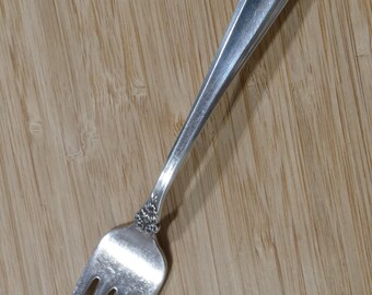 Vintage International STERLING SILVER 1939 PRELUDE Dinner Fork