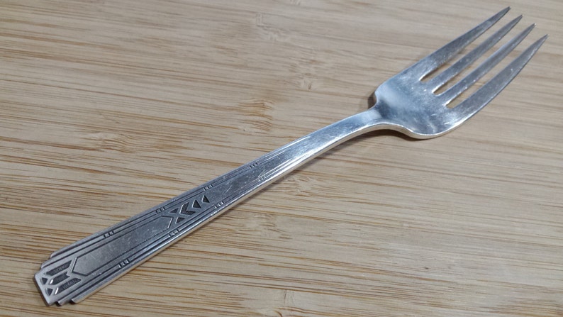 Set of 6 Vintage TUDOR Plate 1932 FRIENDSHIPMEDALITY SaladDessert Fork 6 14
