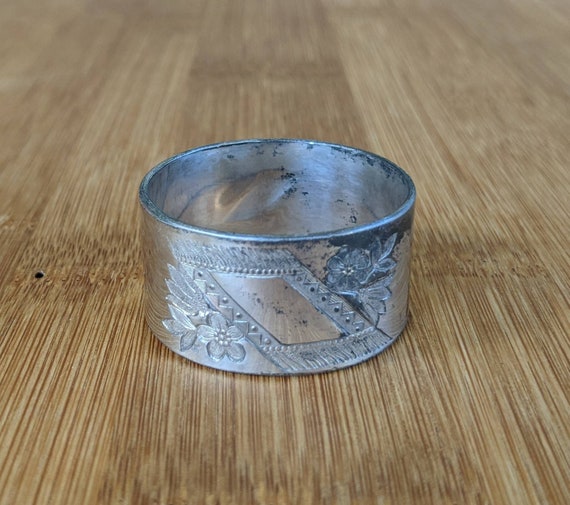 アンティーク ビクトリア朝 シルバー ラウンド フローラル 紋章