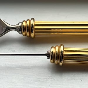 Increíble juego de 2 cucharas para aceitunas, agitador y abrebotellas con temática de póker, de plata y oro, coleccionables, de estilo vintage