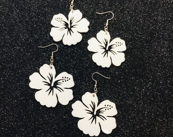 Tiki Pretty Pearlescent White Lucite Hibiscus Earrings 2 Sizes FREE SHIPPING