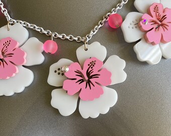 Soft Pink on White Hibiscus Set Free Shipping!