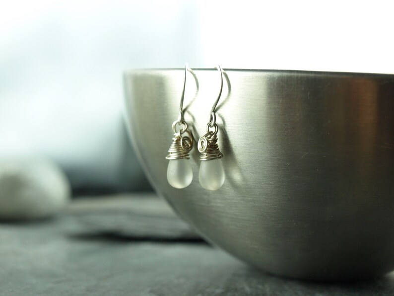 earrings, Silver,drops,white,wire work image 1