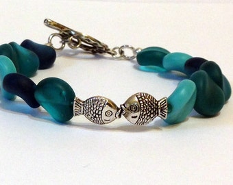 Teal Turquoise Glass Bracelet, Kissing Fish, Ocean Bracelet, Sea Glass