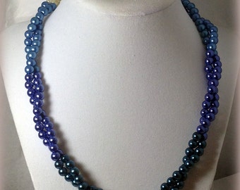 Blue Ombre Twisted Glass Pearl Necklace