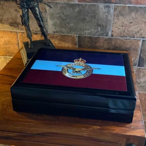 Royal Air Force RAF, Premium Military Medals and Memorabilia Box, Great Gift box.  Beautiful wood and ceramic military keepsake box