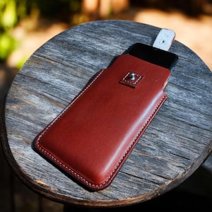 iPhone Leather Case, iphone 16 pro max, 17 pro max leather case, 12, 12 pro max 11, 11pro max.leather iphone belt case, iphone belt case
