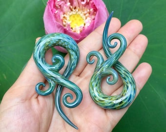 1 Pair (2 Pieces) Exotic Light Green Bonita Spirals